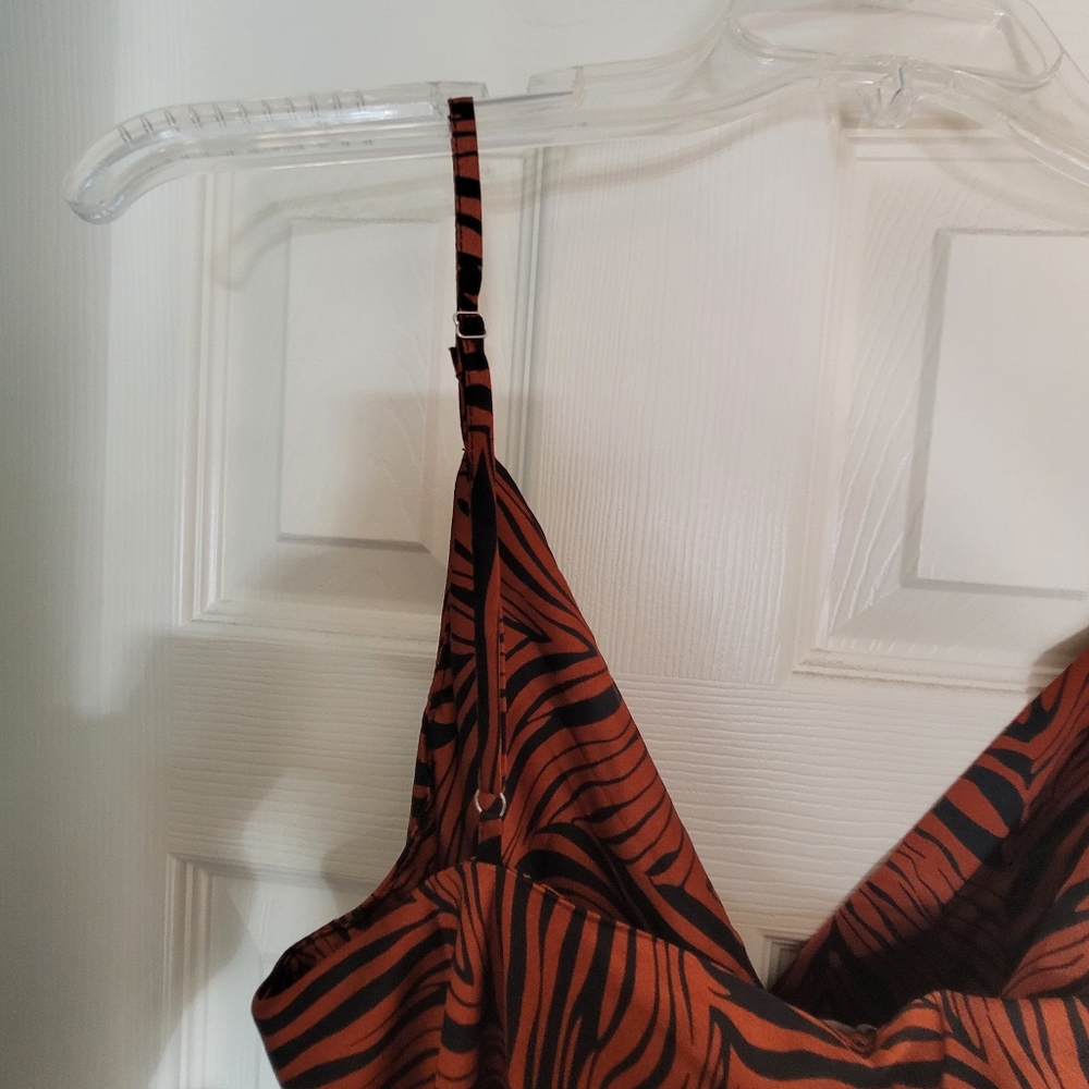 Dress - Picture 2 of 6